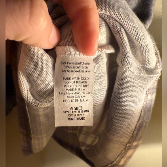 NWOT Magnolia Boutique Brushed long sleeve Henley M - Picture 2 of 2